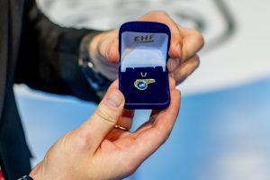 EHF auksinis ženklelis, įteiktas Algiui Mikučioniui
